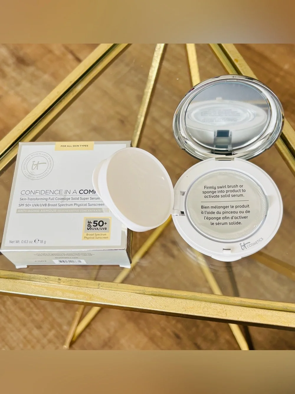 NIB it Cosmetics Confidence In A Compact Foundation MEDIUM ~ RARE